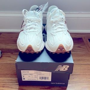 New in box- womens New Balance 327